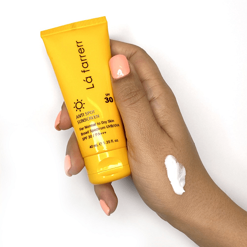 کرم ضد آفتاب و ضد لک بی رنگ لافارر مدل SPF30 مناسب پوست نرمال و خشک حجم 40 میلی لیتر